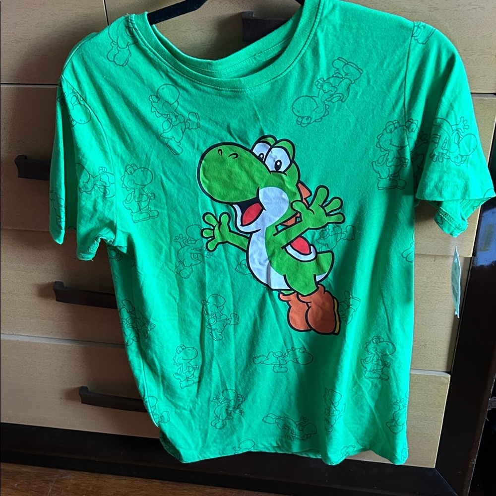 Hybrid Apparel Green  T-Shirt size extra large junior or small  adult nwt